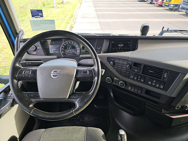 Container transporter/ Swap body truck Volvo FH 460 XL XENON WB490: picture 8 Container transporter/ Swap body truck Volvo FH 460 XL XENON WB490: picture 8