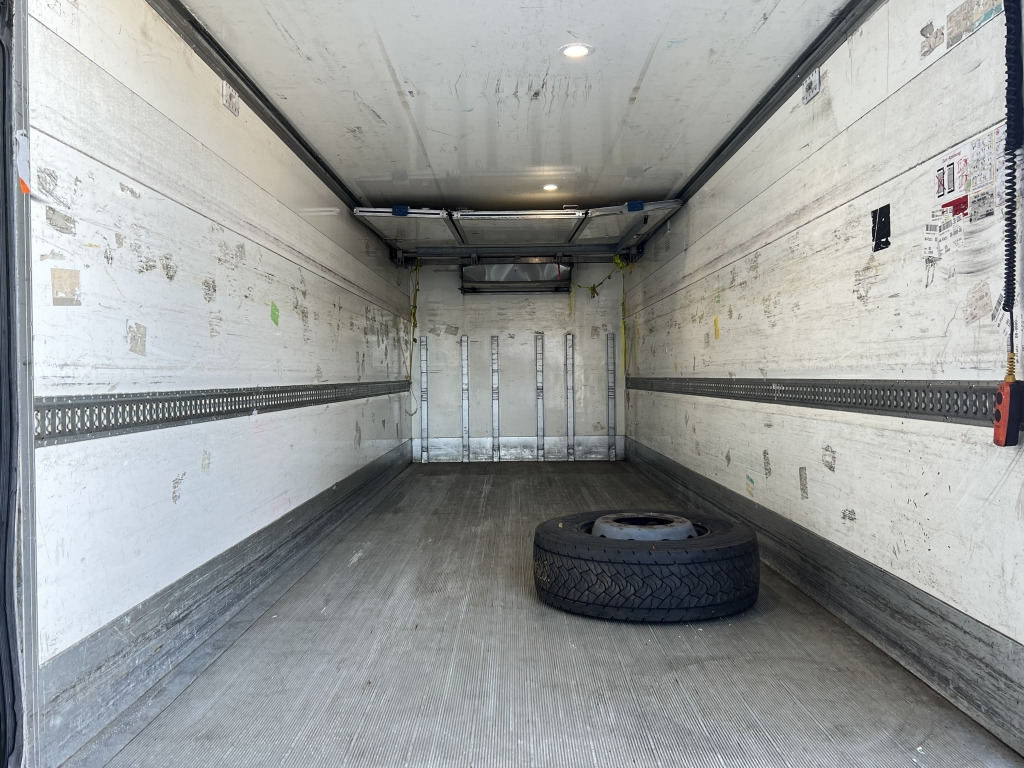 Refrigerator truck Iveco Stralis AD190S31 Klima ACC Carrier Supra 1050: picture 13 Refrigerator truck Iveco Stralis AD190S31 Klima ACC Carrier Supra 1050: picture 13