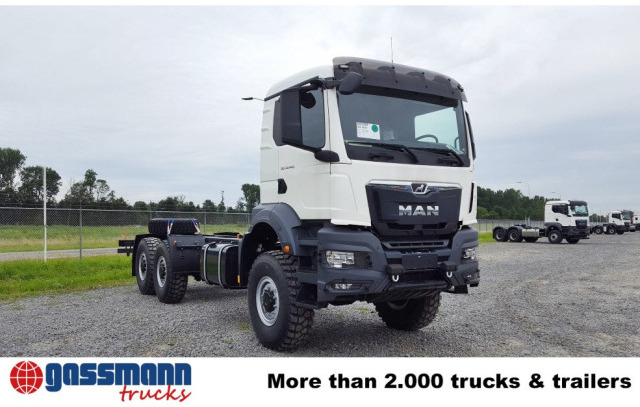 MAN TGS 33.440 6x6 BB CH, Euro2, Einzelbereifung, 4x - Cab chassis truck: picture 2 MAN TGS 33.440 6x6 BB CH, Euro2, Einzelbereifung, 4x - Cab chassis truck: picture 2