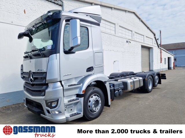 Cab chassis truck Mercedes-Benz Actros 2553 LL 6x2, Retarder, Liftachse,: picture 6