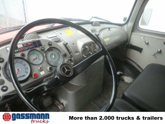 Mercedes-Benz LAK 1924 4x4 TLF, Feuerwehr - Fire truck: picture 2 Mercedes-Benz LAK 1924 4x4 TLF, Feuerwehr - Fire truck: picture 2