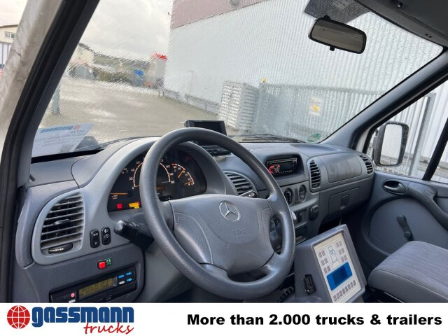 Panel van Mercedes-Benz Sprinter 313 CDI 4x2, Rettungswagen: picture 7