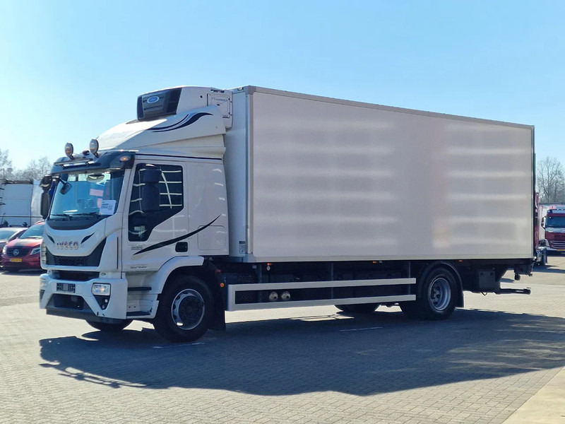 Iveco EuroCargo 180 320 Frigo Carrier supra 850 nordic - Loadlift - Low KM - Camera - Refrigerator truck: picture 3 Iveco EuroCargo 180 320 Frigo Carrier supra 850 nordic - Loadlift - Low KM - Camera - Refrigerator truck: picture 3