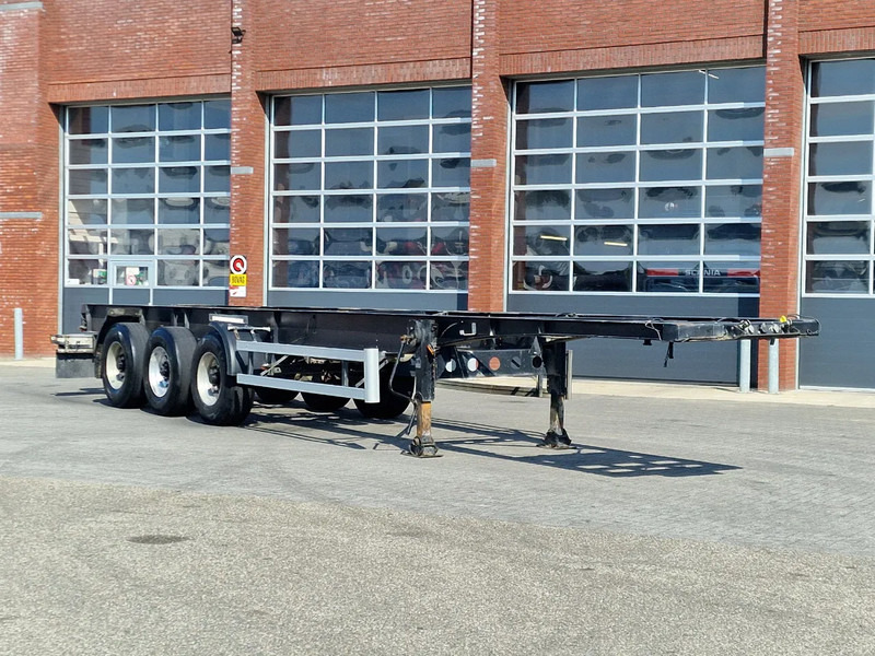 Latre Chassis - 3 axle BPW - Drum brakes - Container transporter/ Swap body semi-trailer: picture 1 Latre Chassis - 3 axle BPW - Drum brakes - Container transporter/ Swap body semi-trailer: picture 1