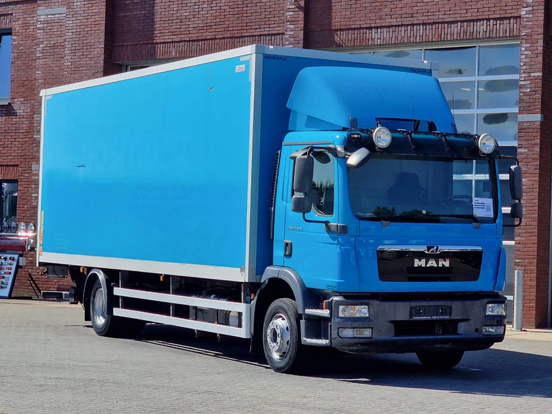 MAN TGM 15.250 4x2 - Box truck with sidedoors - Loadlift - Euro 5 - Automatic - Camera - Box truck: picture 1 MAN TGM 15.250 4x2 - Box truck with sidedoors - Loadlift - Euro 5 - Automatic - Camera - Box truck: picture 1
