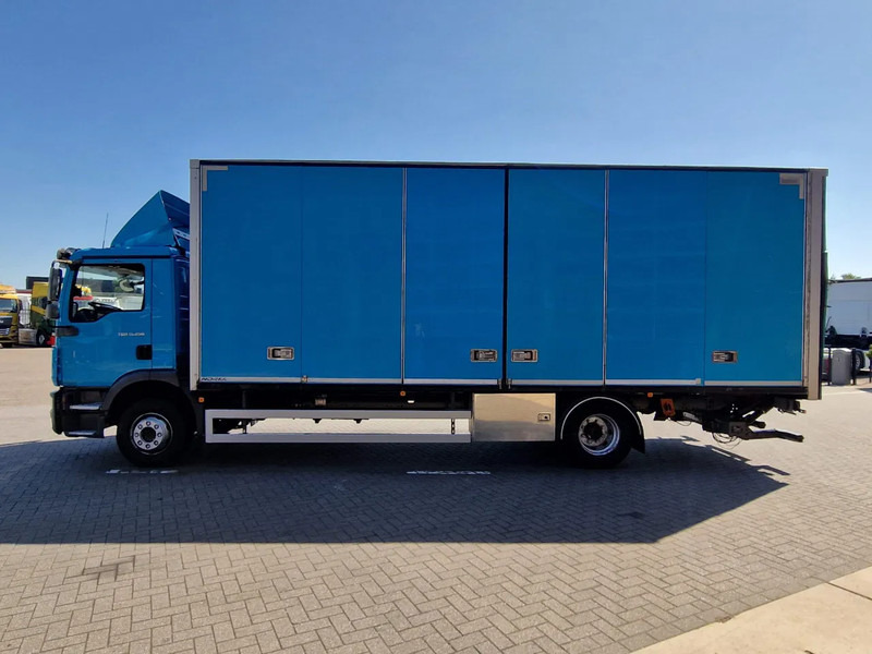 MAN TGM 15.250 4x2 - Box truck with sidedoors - Loadlift - Euro 5 - Automatic - Camera - Box truck: picture 4 MAN TGM 15.250 4x2 - Box truck with sidedoors - Loadlift - Euro 5 - Automatic - Camera - Box truck: picture 4