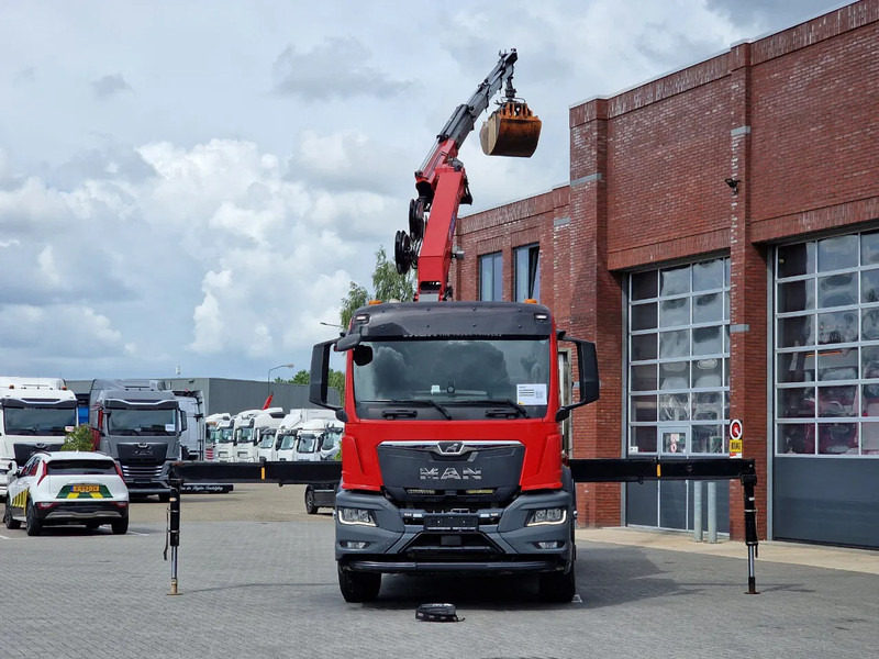 MAN TGS 26.360 6x4 Hydrodrive / Crane HMF1920K-RCS / 3 way tipper HMF / Low KM 110.700! - Crane truck: picture 2 MAN TGS 26.360 6x4 Hydrodrive / Crane HMF1920K-RCS / 3 way tipper HMF / Low KM 110.700! - Crane truck: picture 2