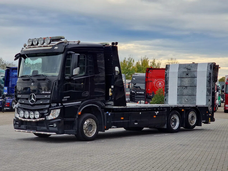 Mercedes-Benz Actros 2553 6x2 - Flabad hydraulic ramps/extension - Winch - Camera - Machine mover - Autotransporter truck: picture 4 Mercedes-Benz Actros 2553 6x2 - Flabad hydraulic ramps/extension - Winch - Camera - Machine mover - Autotransporter truck: picture 4