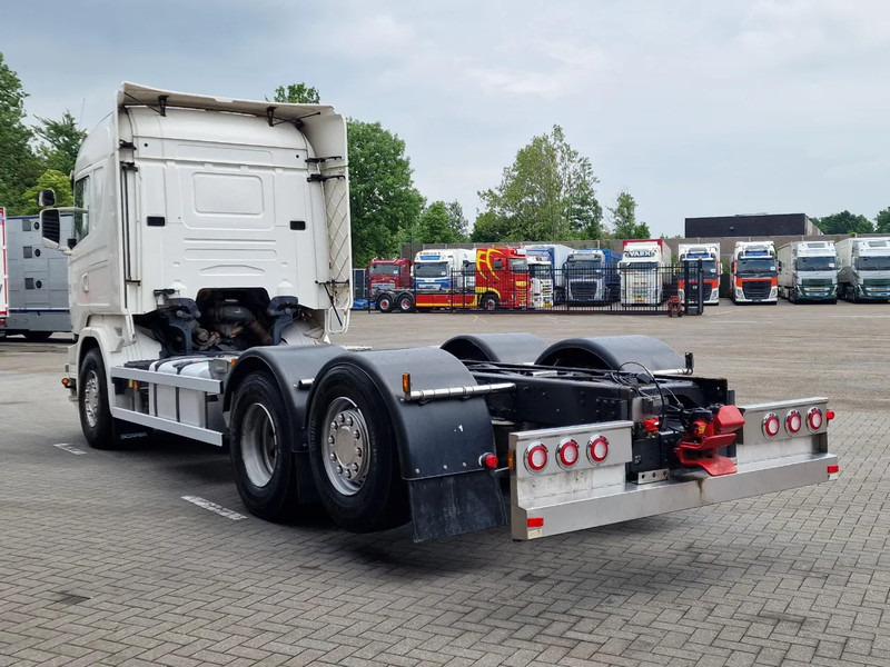 Scania R580 V8 Highline 6x2*4 - Chassis - Retarder - Steering axle - 410 WB - Custom interior - Full air - Cab chassis truck: picture 5 Scania R580 V8 Highline 6x2*4 - Chassis - Retarder - Steering axle - 410 WB - Custom interior - Full air - Cab chassis truck: picture 5