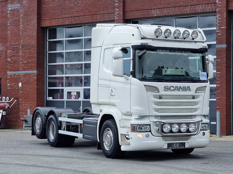 Scania R580 V8 Highline 6x2*4 - Chassis - Retarder - Steering axle - 410 WB - Custom interior - Full air - Cab chassis truck: picture 1 Scania R580 V8 Highline 6x2*4 - Chassis - Retarder - Steering axle - 410 WB - Custom interior - Full air - Cab chassis truck: picture 1