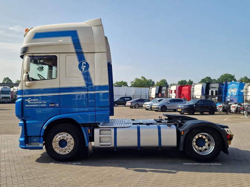 DAF XF 460 SuperSpaceCab 4x2 - ADR/VLG - Leather - Alloy wheels - Tractor unit: picture 4 DAF XF 460 SuperSpaceCab 4x2 - ADR/VLG - Leather - Alloy wheels - Tractor unit: picture 4