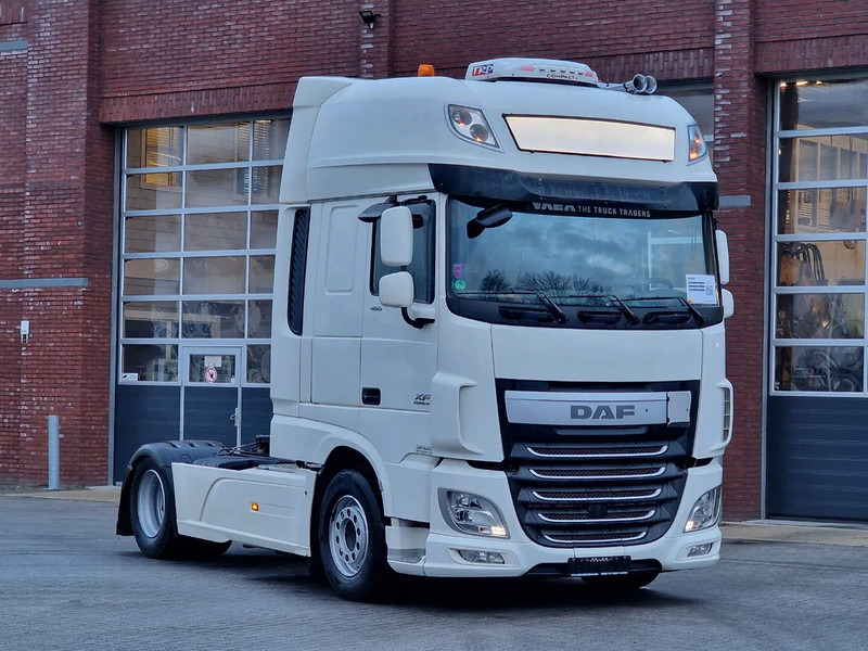 DAF XF 460 SuperSpaceCab 4x2 - Full air - Night Clima - TV -Microwave - Full spoiler - Navi - Tractor unit: picture 1 DAF XF 460 SuperSpaceCab 4x2 - Full air - Night Clima - TV -Microwave - Full spoiler - Navi - Tractor unit: picture 1
