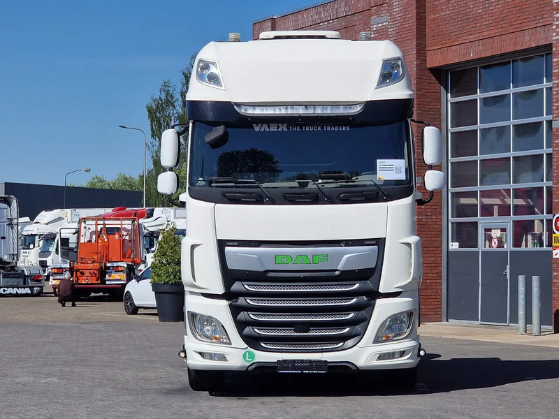 DAF XF 480 6x2/4 SuperSpaceCab - Retarder - Night clima - Navi -Sliding 5th wheel - Tractor unit: picture 2 DAF XF 480 6x2/4 SuperSpaceCab - Retarder - Night clima - Navi -Sliding 5th wheel - Tractor unit: picture 2