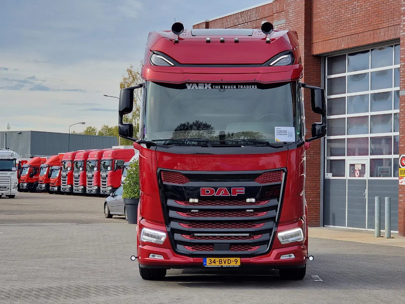 DAF XG+ 530 4x2 - Full spec - New engine - Full air - Leather interior - 2x tank - - Tractor unit: picture 2 DAF XG+ 530 4x2 - Full spec - New engine - Full air - Leather interior - 2x tank - - Tractor unit: picture 2