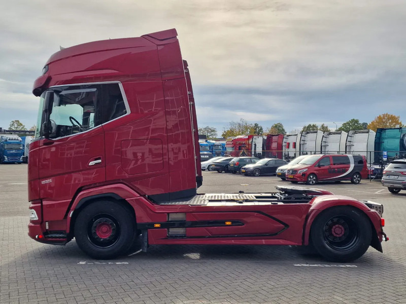 DAF XG+ 530 4x2 - Full spec - New engine - Full air - Leather interior - 2x tank - - Tractor unit: picture 4 DAF XG+ 530 4x2 - Full spec - New engine - Full air - Leather interior - 2x tank - - Tractor unit: picture 4