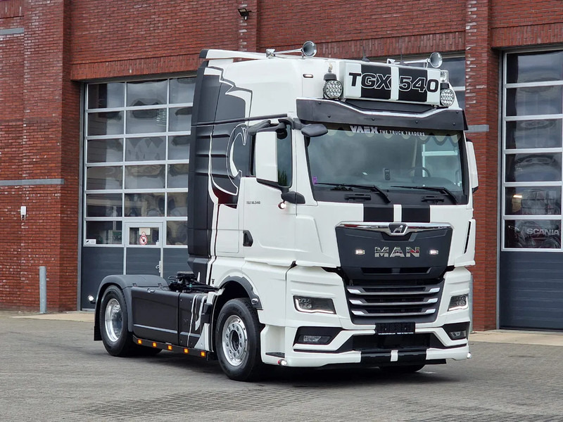 MAN TGX 18.540 GX - New - Retarder - Night clima - Alcoa - Show truck - Lightbar - - Tractor unit: picture 1 MAN TGX 18.540 GX - New - Retarder - Night clima - Alcoa - Show truck - Lightbar - - Tractor unit: picture 1