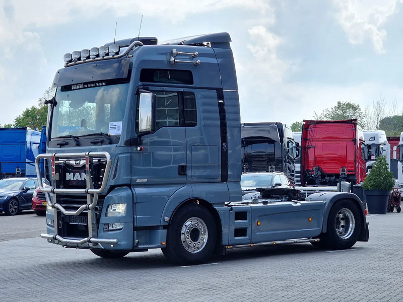 MAN TGX 18.580 4x2 XL - Retarder - PTO/Hydraulic - Night clima - Full spoiler - Alloy wheels - Tractor unit: picture 3 MAN TGX 18.580 4x2 XL - Retarder - PTO/Hydraulic - Night clima - Full spoiler - Alloy wheels - Tractor unit: picture 3