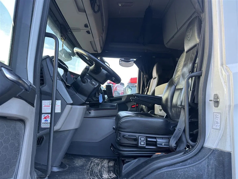 Scania G450 NGS Highline 6x2/4 - Steering - Euro 6 - Led - Leather - Chassis cover - Tractor unit: picture 3 Scania G450 NGS Highline 6x2/4 - Steering - Euro 6 - Led - Leather - Chassis cover - Tractor unit: picture 3