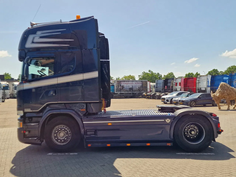 Scania R520 V8 Topline 4x2 - Manual gearbox - Retarder - PTO/Hydraulic - Full air - Leather - Tractor unit: picture 4 Scania R520 V8 Topline 4x2 - Manual gearbox - Retarder - PTO/Hydraulic - Full air - Leather - Tractor unit: picture 4