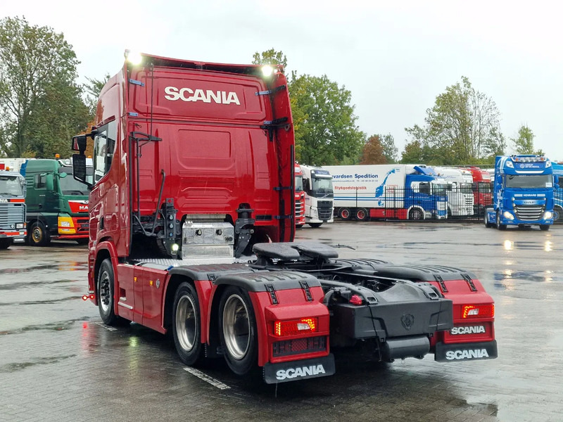 Scania R580 V8 NGS Highline 6x2 - Retarder - Leather - Full air - 3.15 WB - Navi - Led - No EGR - Tractor unit: picture 5 Scania R580 V8 NGS Highline 6x2 - Retarder - Leather - Full air - 3.15 WB - Navi - Led - No EGR - Tractor unit: picture 5