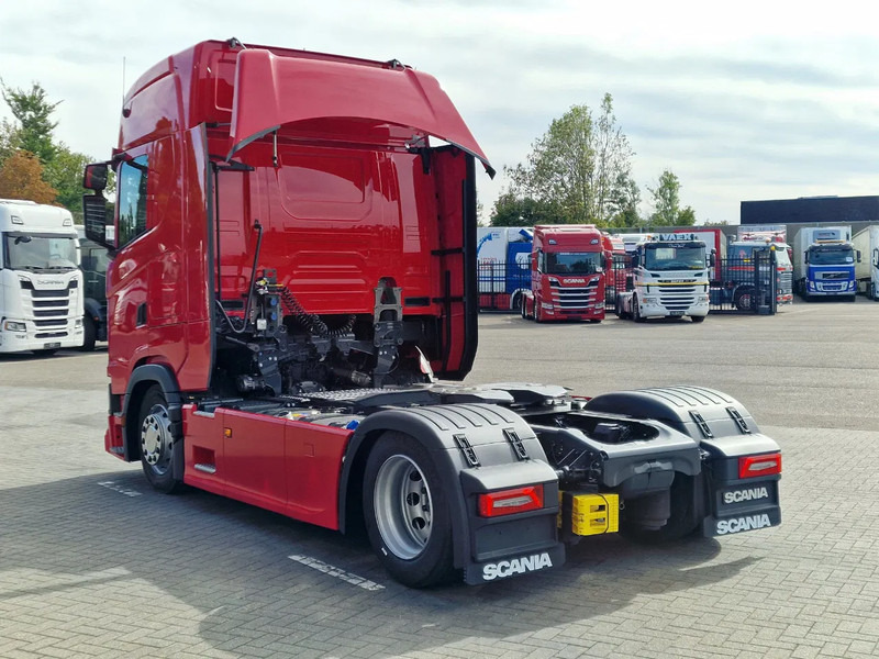 Scania S460 Highline 4x2 - Lowdeck - New - Retarder - Night clima - 2x tank - Led - Full spoiler - Tractor unit: picture 5 Scania S460 Highline 4x2 - Lowdeck - New - Retarder - Night clima - 2x tank - Led - Full spoiler - Tractor unit: picture 5