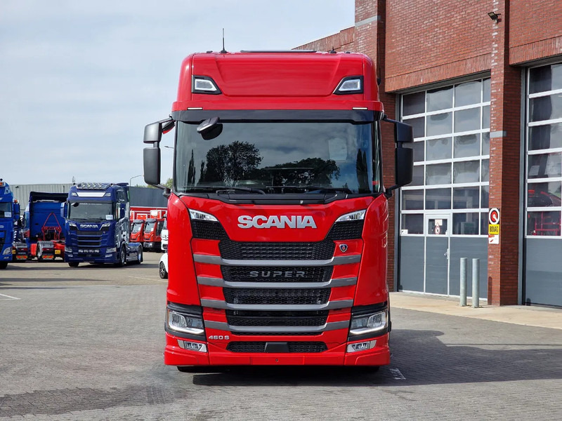 Scania S460 Highline 4x2 - Lowdeck - New - Retarder - Night clima - 2x tank - Led - Full spoiler - Tractor unit: picture 2 Scania S460 Highline 4x2 - Lowdeck - New - Retarder - Night clima - 2x tank - Led - Full spoiler - Tractor unit: picture 2