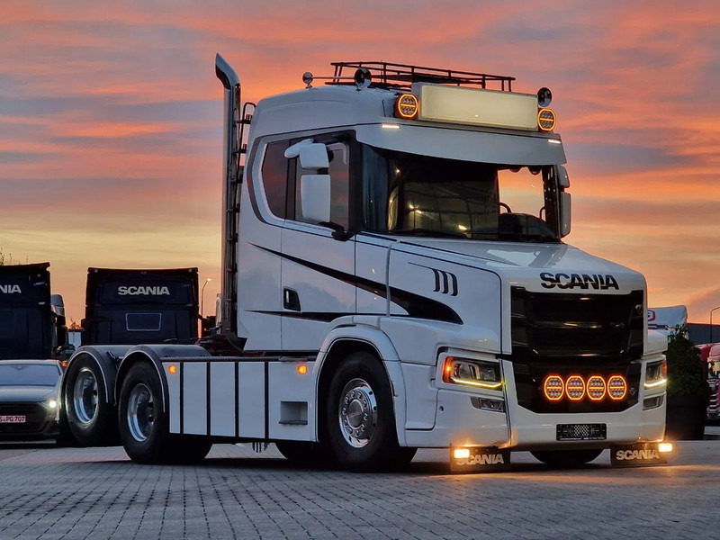 Scania T580 V8 Tuft Torpedo V8 - Custom exterior - Retarder - Full air - Show truck - Stack exhaust - Tractor unit: picture 1 Scania T580 V8 Tuft Torpedo V8 - Custom exterior - Retarder - Full air - Show truck - Stack exhaust - Tractor unit: picture 1