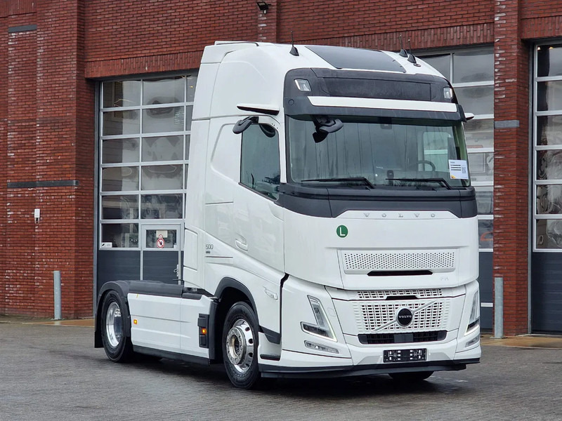 Volvo FH 13.500 Aero Globetrotter XL 4x2 - I Save - Retarder - I parkcool - 2x tank - Mirror cams - Tractor unit: picture 1 Volvo FH 13.500 Aero Globetrotter XL 4x2 - I Save - Retarder - I parkcool - 2x tank - Mirror cams - Tractor unit: picture 1