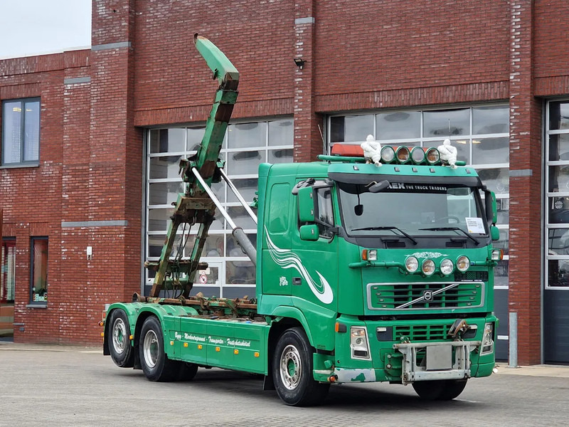 Volvo FH 13.440 6x2*4 - HIAB Hooklift 17T - Euro 5 - I shift - Steering axle - Hook lift truck: picture 1 Volvo FH 13.440 6x2*4 - HIAB Hooklift 17T - Euro 5 - I shift - Steering axle - Hook lift truck: picture 1