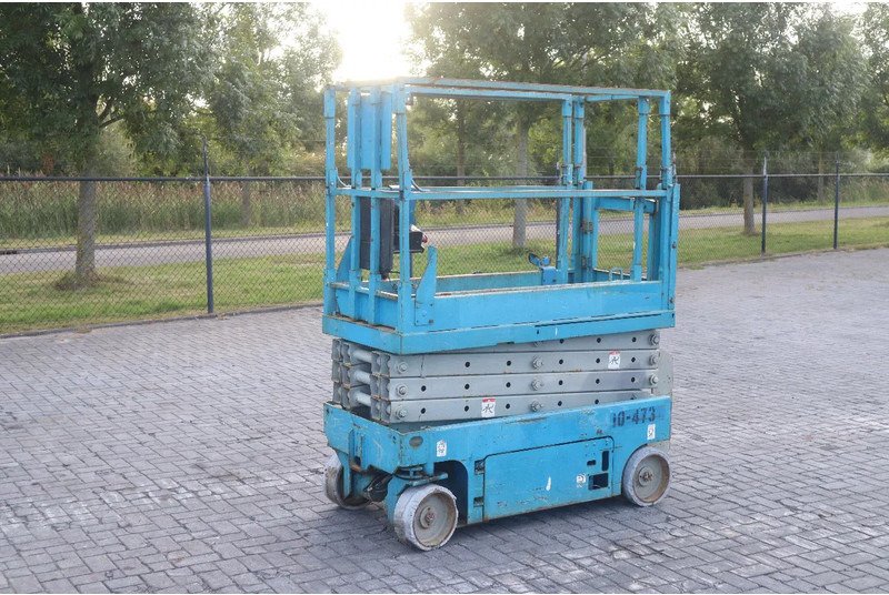 Genie GS-1932 | 7.8 METER | NOT WORKING / PARTS MACHINE - Scissor lift: picture 3 Genie GS-1932 | 7.8 METER | NOT WORKING / PARTS MACHINE - Scissor lift: picture 3