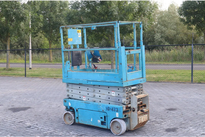 Genie GS-1932 | 7.8 METER | NOT WORKING / PARTS MACHINE - Scissor lift: picture 2 Genie GS-1932 | 7.8 METER | NOT WORKING / PARTS MACHINE - Scissor lift: picture 2