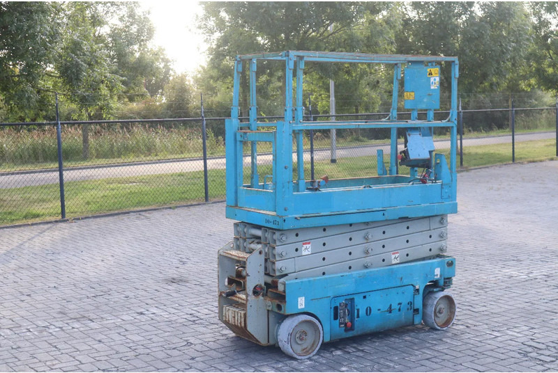 Genie GS-1932 | 7.8 METER | NOT WORKING / PARTS MACHINE - Scissor lift: picture 5 Genie GS-1932 | 7.8 METER | NOT WORKING / PARTS MACHINE - Scissor lift: picture 5