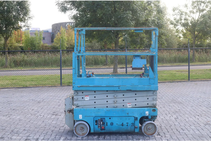 Genie GS-1932 | 7.8 METER | NOT WORKING / PARTS MACHINE - Scissor lift: picture 4 Genie GS-1932 | 7.8 METER | NOT WORKING / PARTS MACHINE - Scissor lift: picture 4