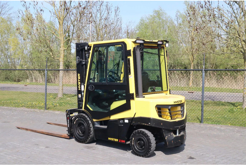 Hyster H2.5 A | BOOM SUSPENSION | SIDESHIFT | FORK EXTENTIONS | FORK POSITIONERS - Diesel forklift: picture 3 Hyster H2.5 A | BOOM SUSPENSION | SIDESHIFT | FORK EXTENTIONS | FORK POSITIONERS - Diesel forklift: picture 3