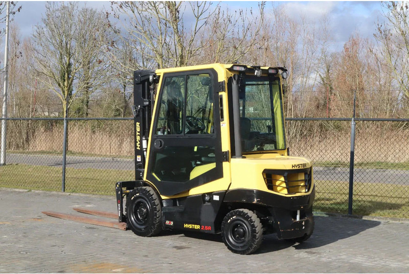 Hyster H2.5 A | BOOM SUSPENSION | SIDESHIFT | FORK EXTENTIONS | FORK POSITIONERS - Diesel forklift: picture 3 Hyster H2.5 A | BOOM SUSPENSION | SIDESHIFT | FORK EXTENTIONS | FORK POSITIONERS - Diesel forklift: picture 3