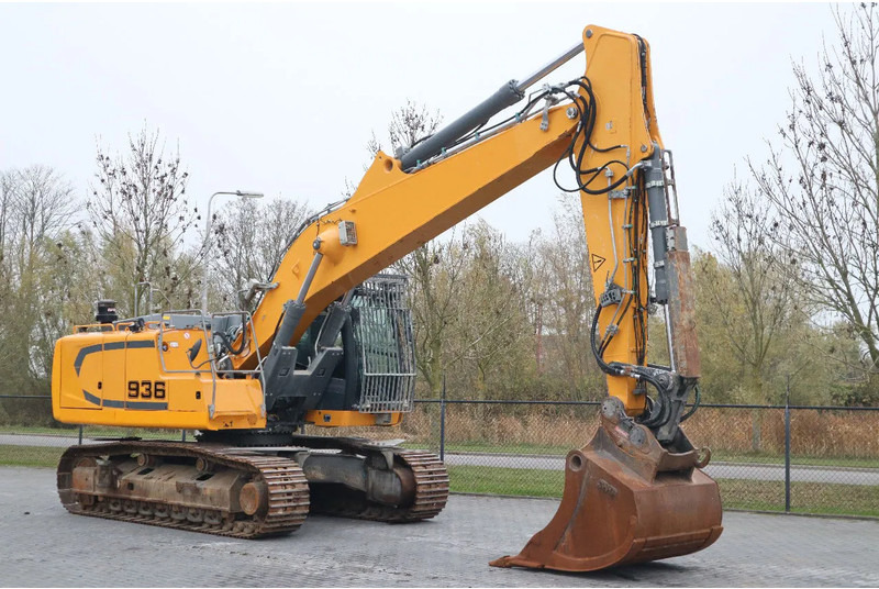 Liebherr R936 NLC | STRAIGHT BOOM | MAGNET GEN | OILQUICK - Crawler excavator: picture 5 Liebherr R936 NLC | STRAIGHT BOOM | MAGNET GEN | OILQUICK - Crawler excavator: picture 5