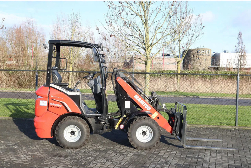Manitou MLA 2-25 H | FORKS | QUICK COUPLER | NEW UNUSED - Wheel loader: picture 4 Manitou MLA 2-25 H | FORKS | QUICK COUPLER | NEW UNUSED - Wheel loader: picture 4