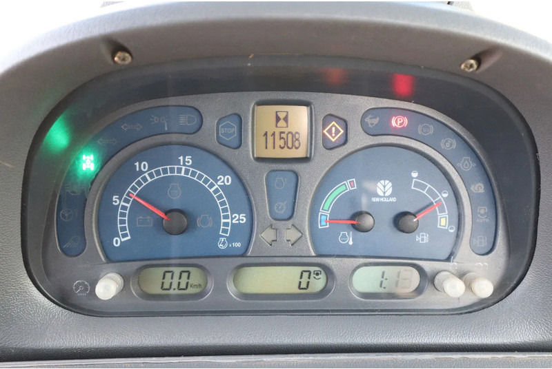 Leasing of New Holland TS135A | 40 KM/H | 4X4 | SUPERSTEER New Holland TS135A | 40 KM/H | 4X4 | SUPERSTEER: picture 19 Leasing of New Holland TS135A | 40 KM/H | 4X4 | SUPERSTEER New Holland TS135A | 40 KM/H | 4X4 | SUPERSTEER: picture 19