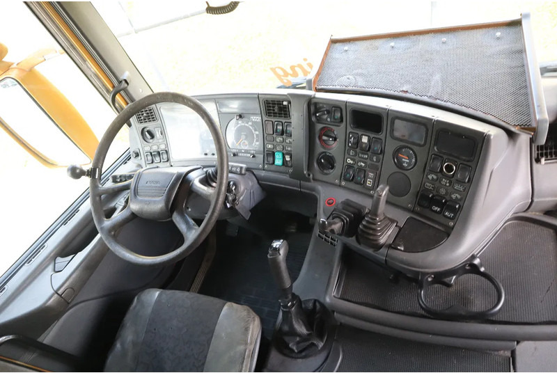 Crane truck Scania R164-580 V8 8X2 | COPMA 990 | JIB | 6+4 EXT | WINCH | REMOTE: picture 18 Crane truck Scania R164-580 V8 8X2 | COPMA 990 | JIB | 6+4 EXT | WINCH | REMOTE: picture 18