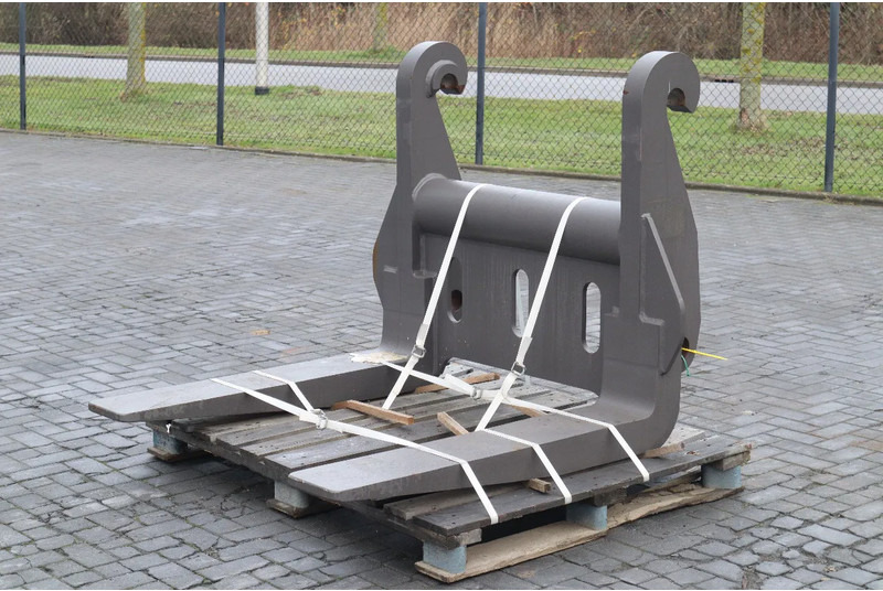 Volvo 91421 | STONE FORKS | VORKENBORD | GABEL | L150 - L220 - Forks for Material handling equipment: picture 1 Volvo 91421 | STONE FORKS | VORKENBORD | GABEL | L150 - L220 - Forks for Material handling equipment: picture 1