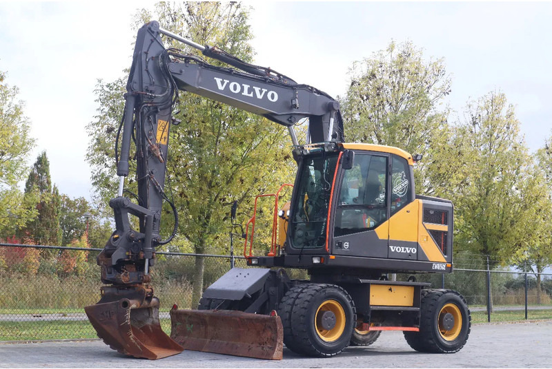 Volvo EWR 150 E | ROTOTILT | BUCKET | TRAILER HYDR - Wheel excavator: picture 2 Volvo EWR 150 E | ROTOTILT | BUCKET | TRAILER HYDR - Wheel excavator: picture 2