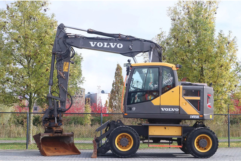 Volvo EWR 150 E | ROTOTILT | BUCKET | TRAILER HYDR - Wheel excavator: picture 1 Volvo EWR 150 E | ROTOTILT | BUCKET | TRAILER HYDR - Wheel excavator: picture 1