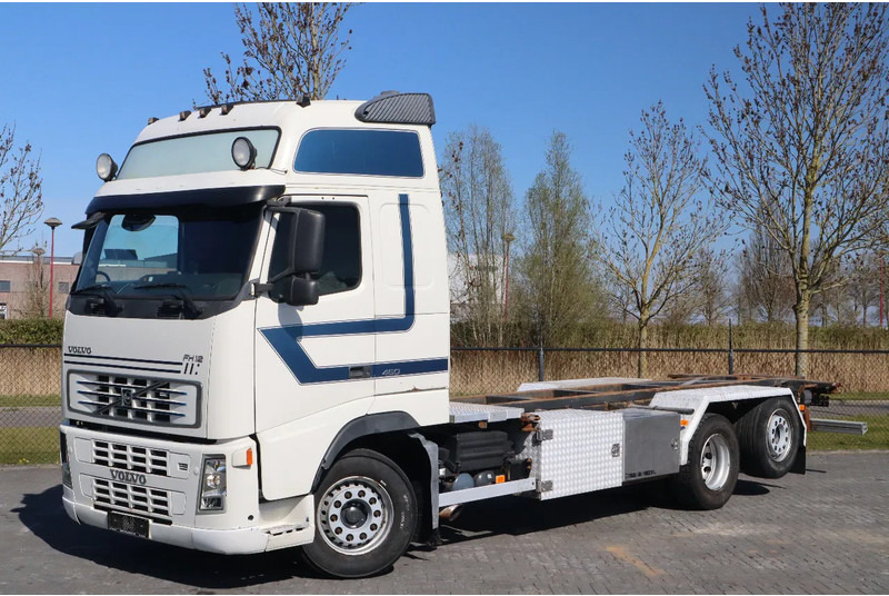 Volvo FH 460 | 6X2 | MANUAL | BDF | RETARDER | EURO 3 - Container transporter/ Swap body truck: picture 1 Volvo FH 460 | 6X2 | MANUAL | BDF | RETARDER | EURO 3 - Container transporter/ Swap body truck: picture 1