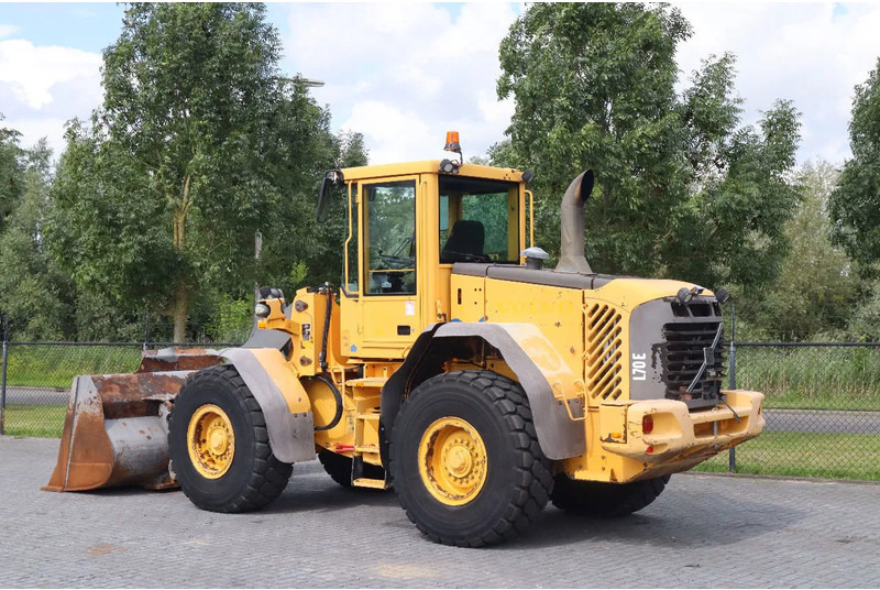 Volvo L70E | BUCKET | QUICK COUPLER | EXTRA FUNCT | AIRCO - Wheel loader: picture 3 Volvo L70E | BUCKET | QUICK COUPLER | EXTRA FUNCT | AIRCO - Wheel loader: picture 3