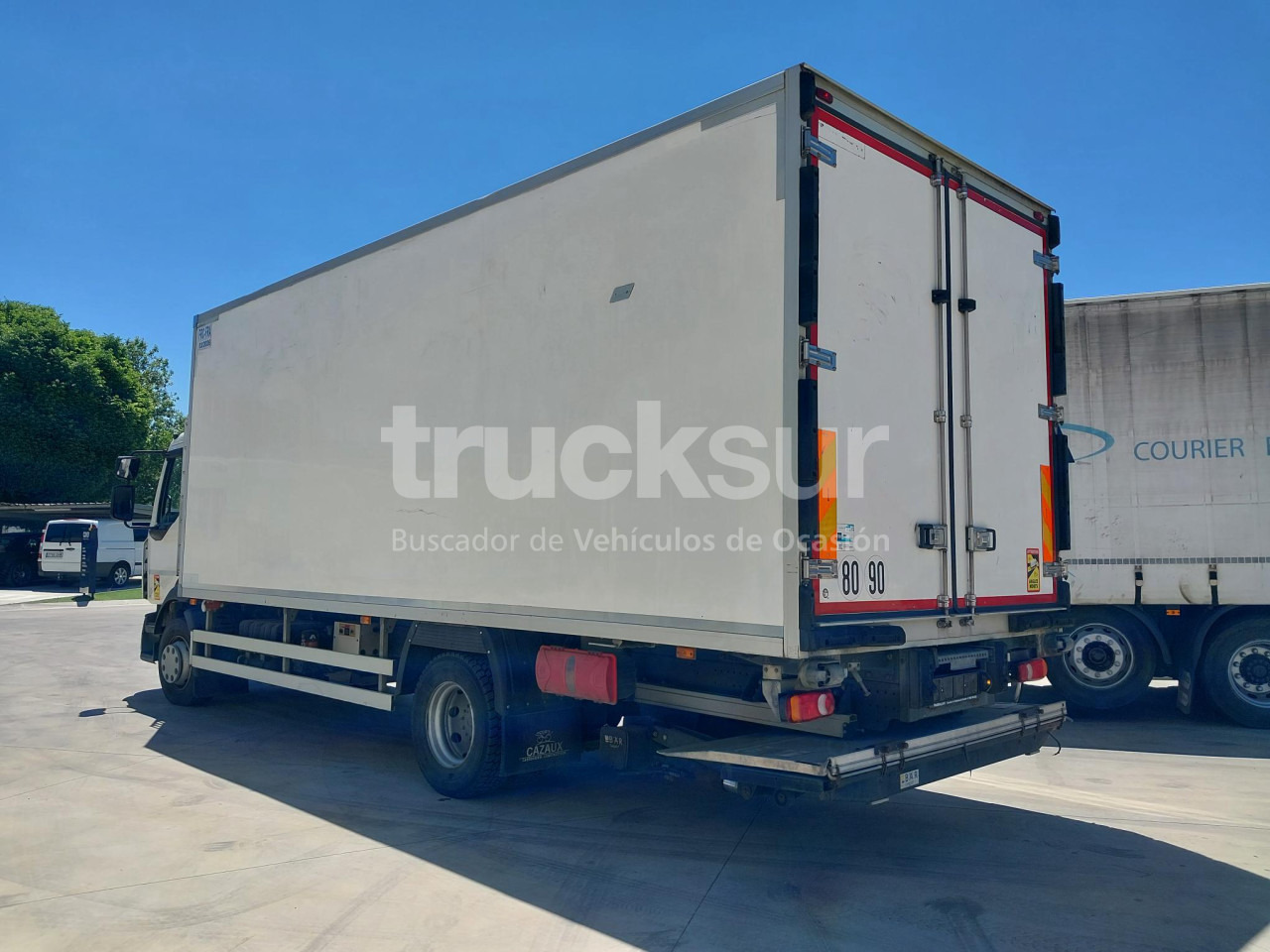 RENAULT D13.240 - Refrigerator truck: picture 4 RENAULT D13.240 - Refrigerator truck: picture 4