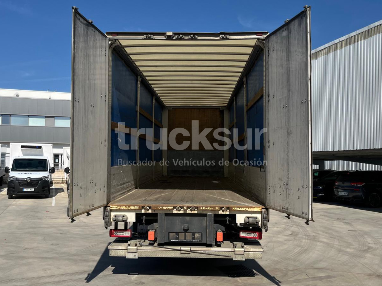 RENAULT D18.320 - Curtainsider truck: picture 5 RENAULT D18.320 - Curtainsider truck: picture 5
