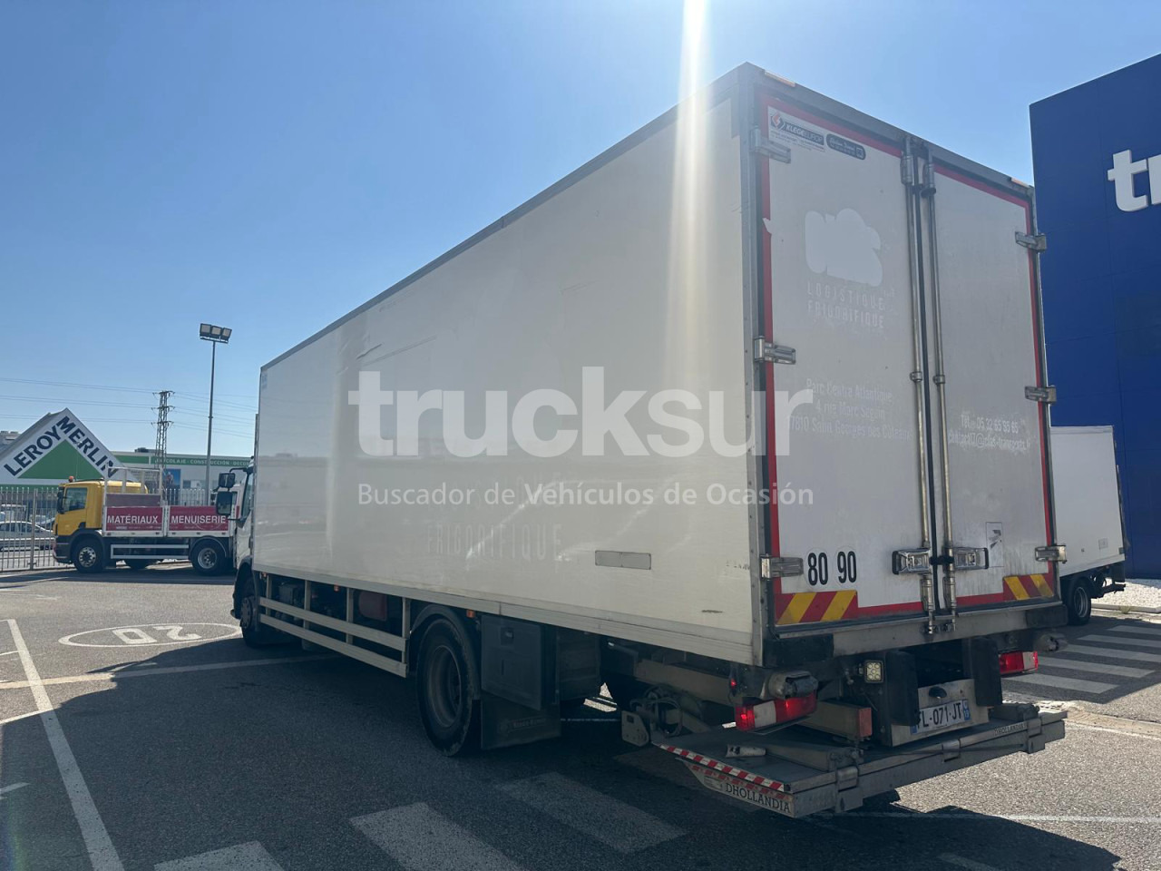 RENAULT D320.18 - Refrigerator truck: picture 4 RENAULT D320.18 - Refrigerator truck: picture 4
