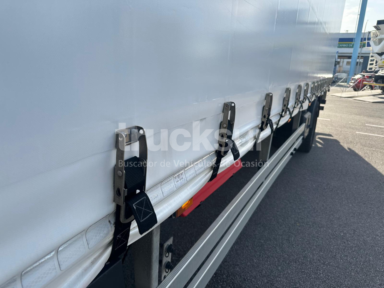 Curtainsider truck SCANIA P320: picture 15