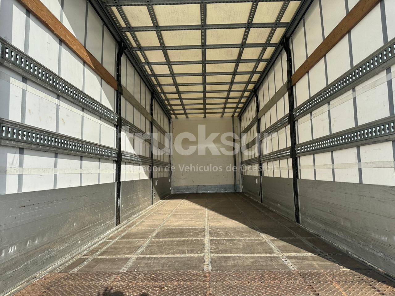 Curtainsider truck SCANIA P320: picture 10