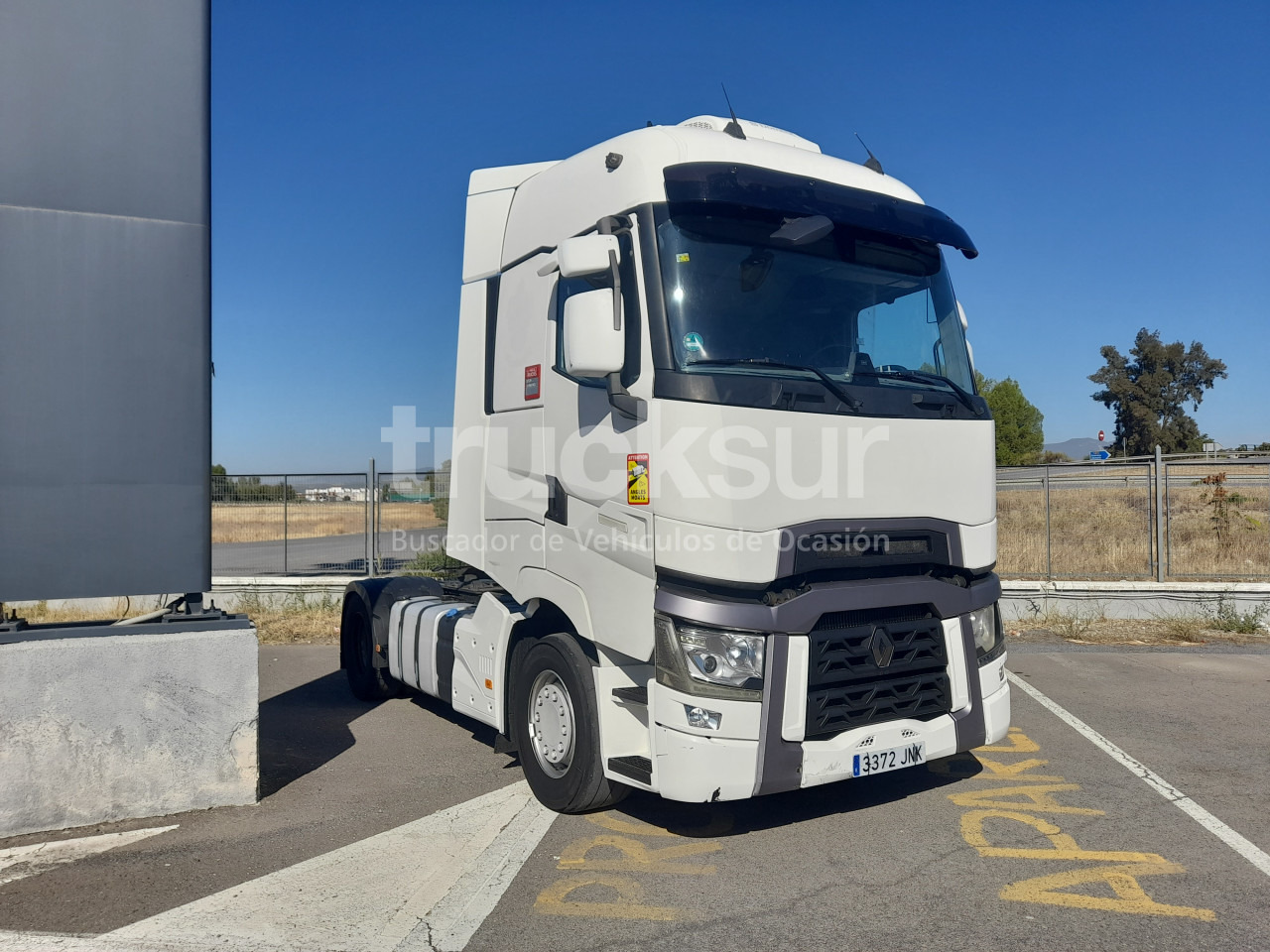 RENAULT T520 HIGH SLEEPER CAB - Tractor unit: picture 2 RENAULT T520 HIGH SLEEPER CAB - Tractor unit: picture 2